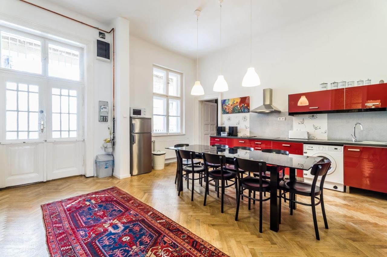 Berta - 4 Bedrooms, 3 Baths Budapest Bagian luar foto