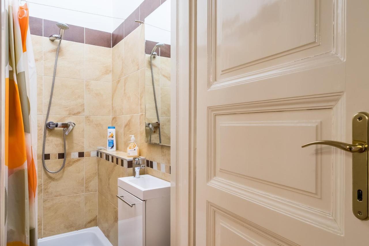 Berta - 4 Bedrooms, 3 Baths Budapest Bagian luar foto